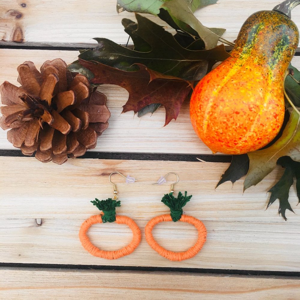 NEW Handmade Macramé Pumpkin Earrings, Fall Earrings, Nickel Free w Gift Box